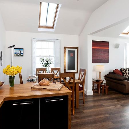 Finest Retreats - Lighthouse Cottage Rampside Bagian luar foto