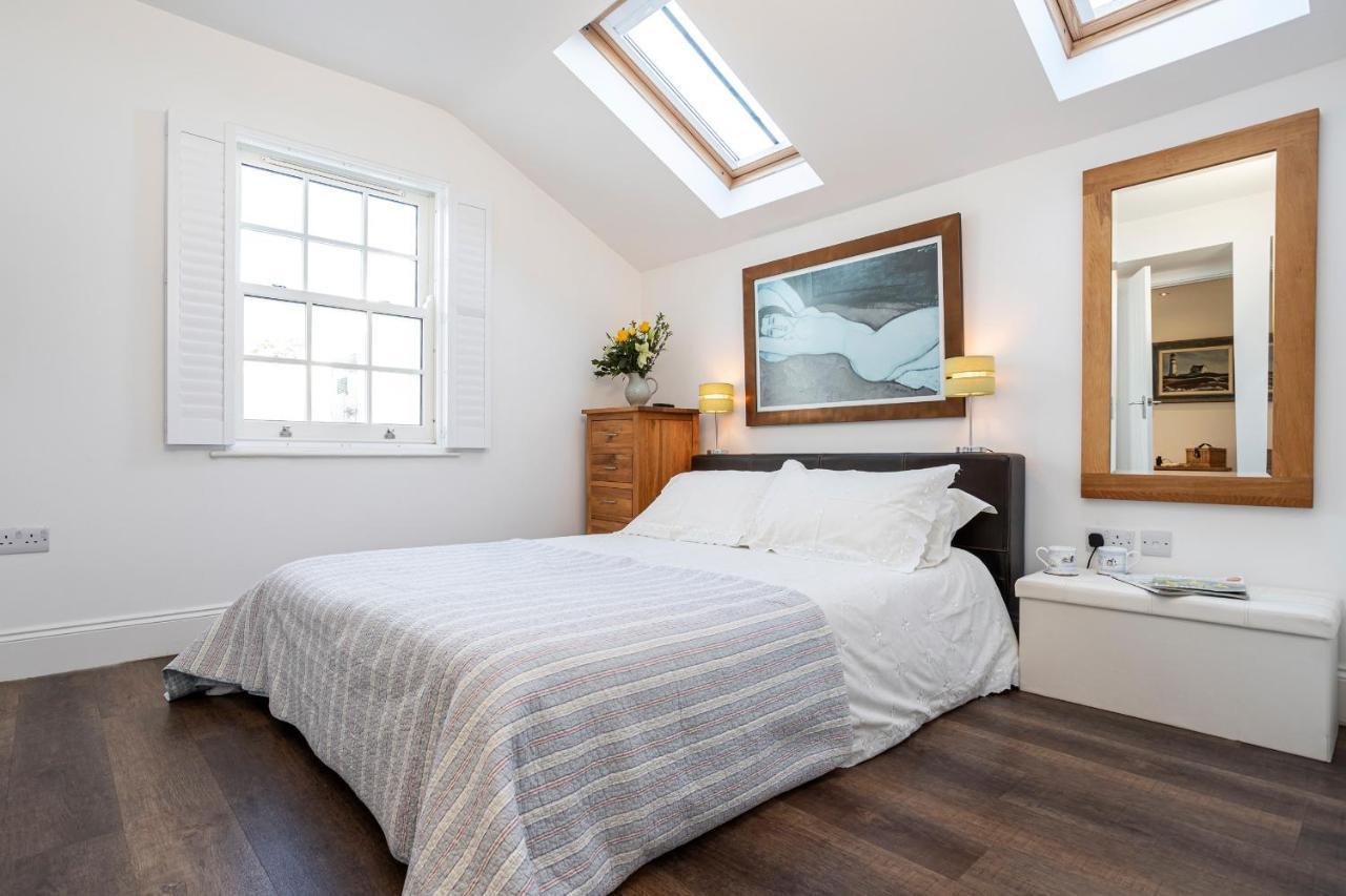 Finest Retreats - Lighthouse Cottage Rampside Bagian luar foto