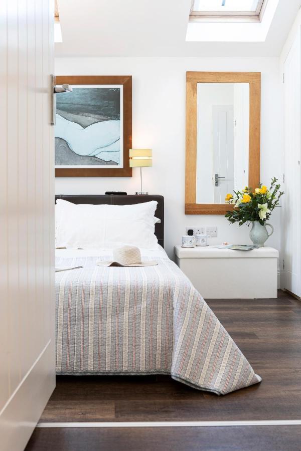 Finest Retreats - Lighthouse Cottage Rampside Bagian luar foto