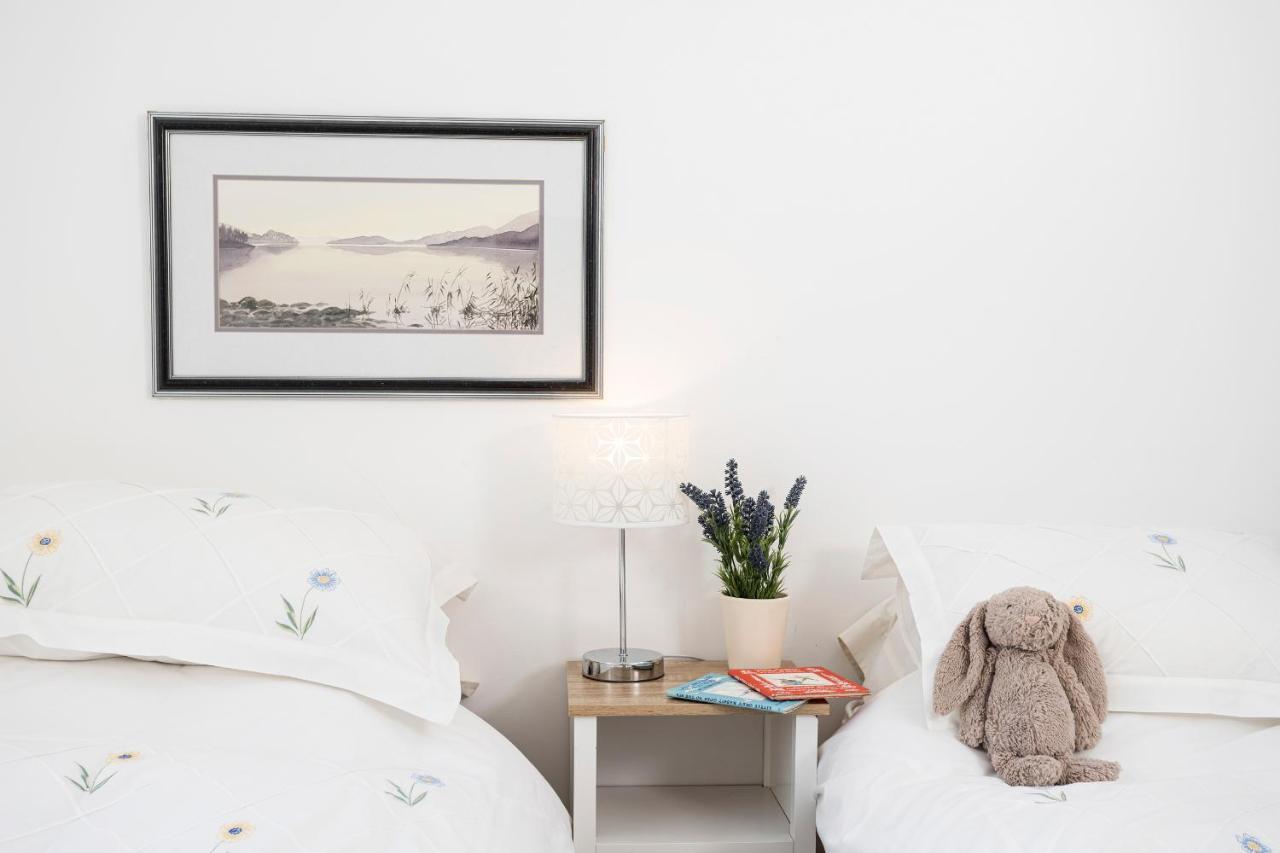 Finest Retreats - Lighthouse Cottage Rampside Bagian luar foto