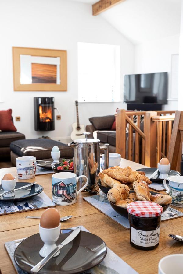 Finest Retreats - Lighthouse Cottage Rampside Bagian luar foto