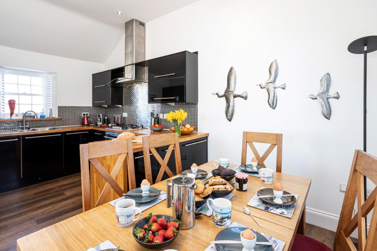 Finest Retreats - Lighthouse Cottage Rampside Bagian luar foto