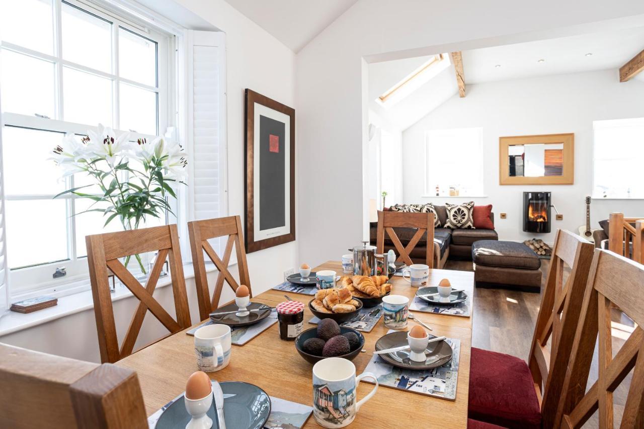 Finest Retreats - Lighthouse Cottage Rampside Bagian luar foto