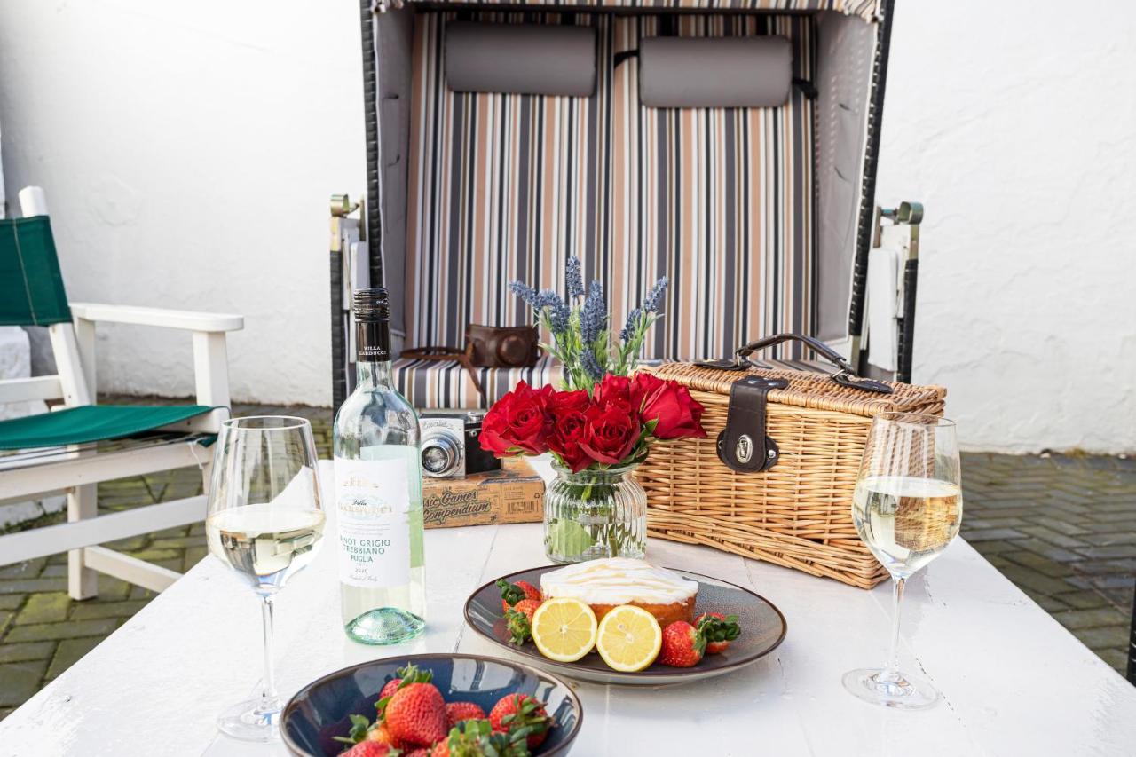 Finest Retreats - Lighthouse Cottage Rampside Bagian luar foto
