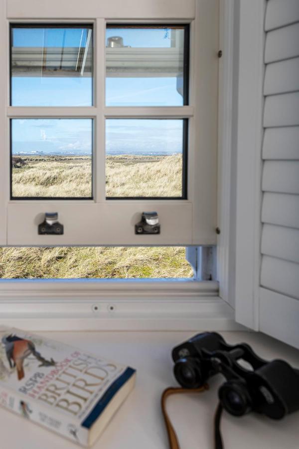 Finest Retreats - Lighthouse Cottage Rampside Bagian luar foto